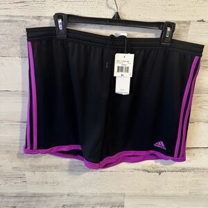 Adidas Women’s TAST 15 Shorts Size XL NEW
